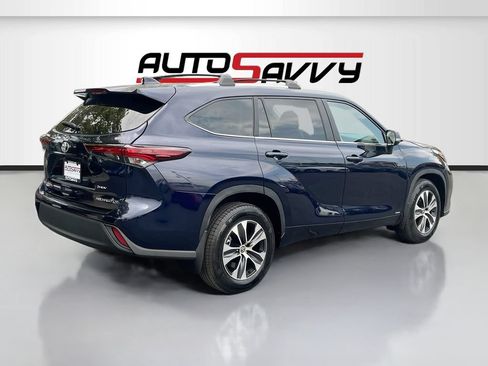 Used 2025 Toyota Highlander XLE AWD/4WD image 7