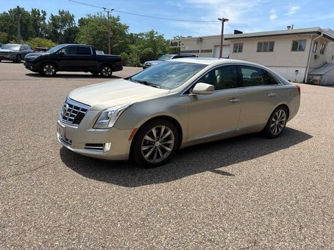 Used 2013 Cadillac XTS Luxury w/ Driver Awareness Package FWD image 3