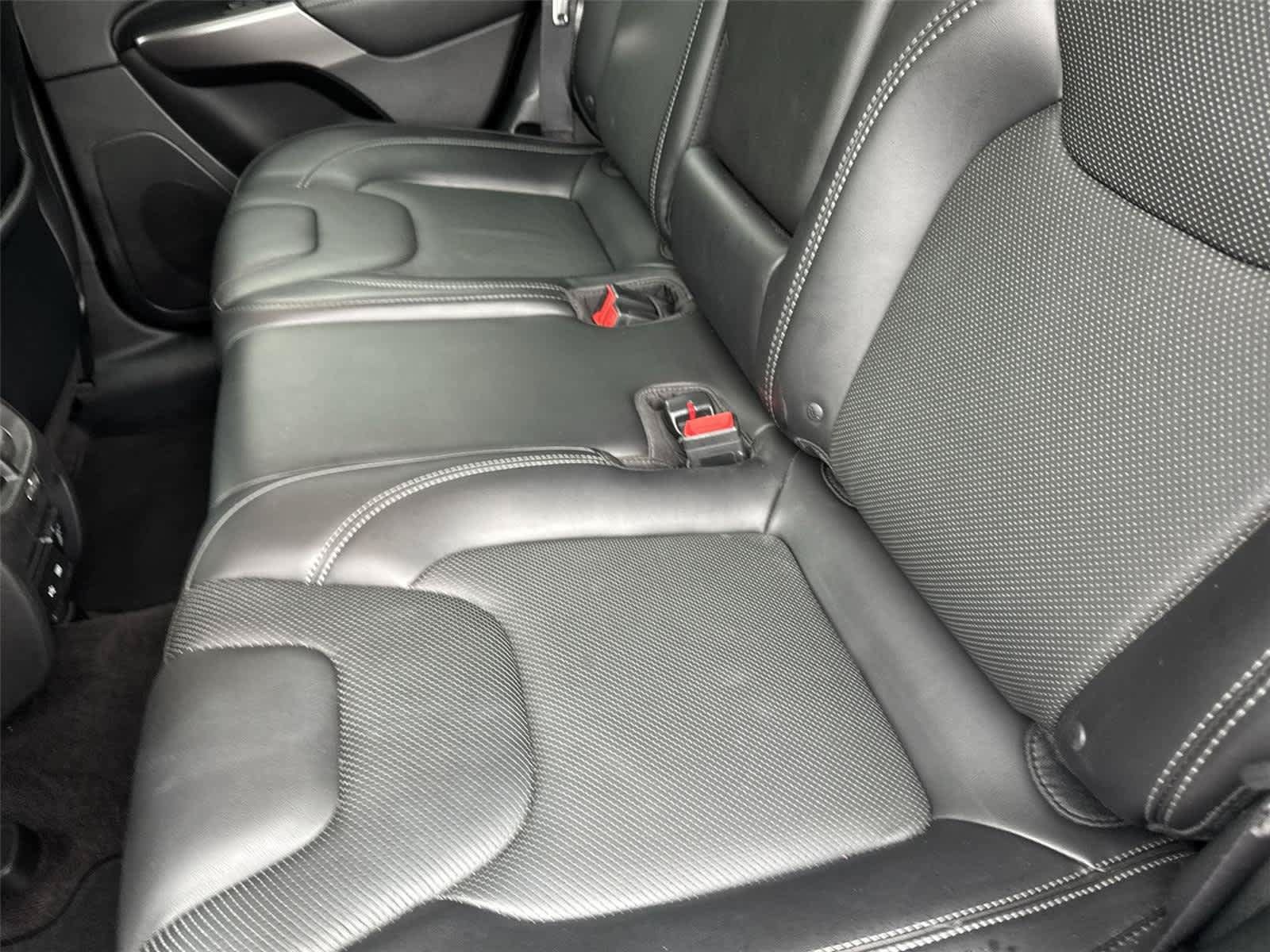 Used 2019 Jeep Cherokee Limited AWD/4WD image 15
