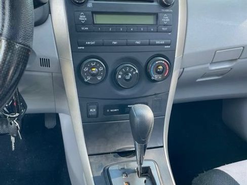 Used 2012 Toyota Corolla L FWD image 8