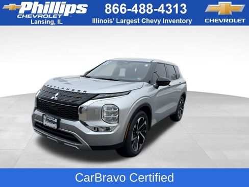 Used 2022 Mitsubishi Outlander SE image 1