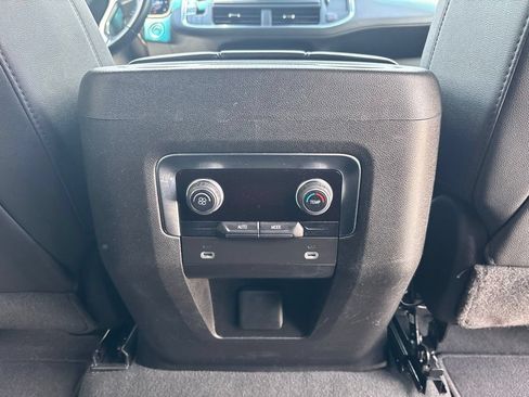 Used 2024 Chevrolet Suburban LT AWD/4WD image 44