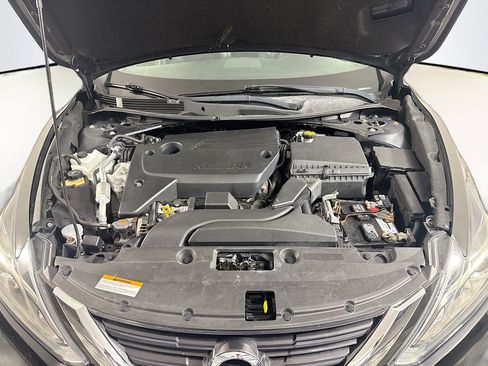Used 2018 Nissan Altima 2.5 SR FWD image 39