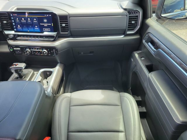 Used 2025 Chevrolet Silverado 1500 LTZ w/ LTZ Premium Package AWD/4WD image 15