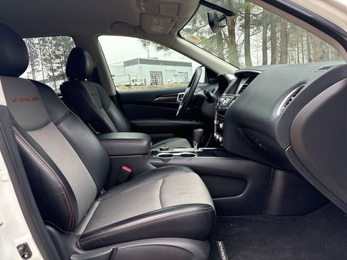 Used 2020 Nissan Pathfinder SV w/ Rock Creek Edition image 5