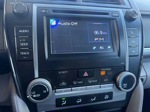 Used 2012 Toyota Camry LE FWD image 16