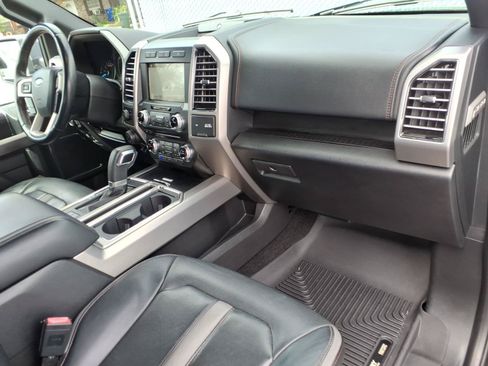 Used 2018 Ford F150 Platinum w/ Equipment Group 701A Luxury AWD/4WD image 10