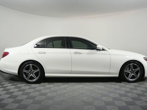 Used 2019 Mercedes-Benz E 300 image 2