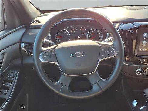 Used 2023 Chevrolet Traverse LT w/ Midnight/Sport Edition image 17