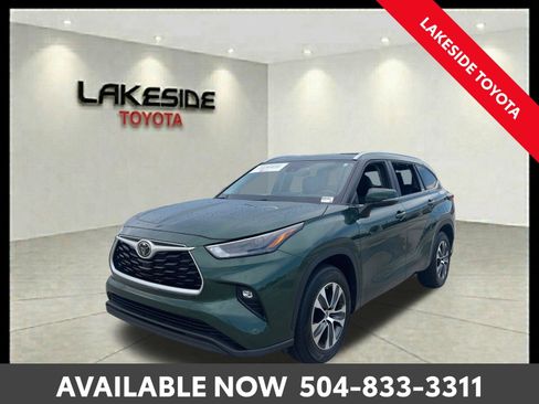 Certified 2024 Toyota Highlander XLE FWD image 1