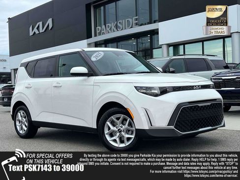 Used 2025 Kia Soul LX w/ LX Technology Package image 1