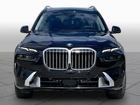 Used 2025 BMW X7 xDrive40i AWD/4WD image 3