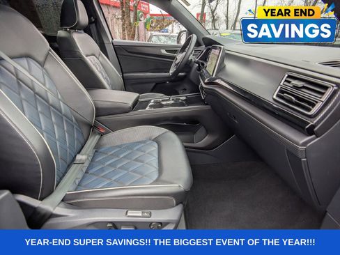 Used 2025 Volkswagen Atlas Cross Sport SEL Premium R-Line image 15