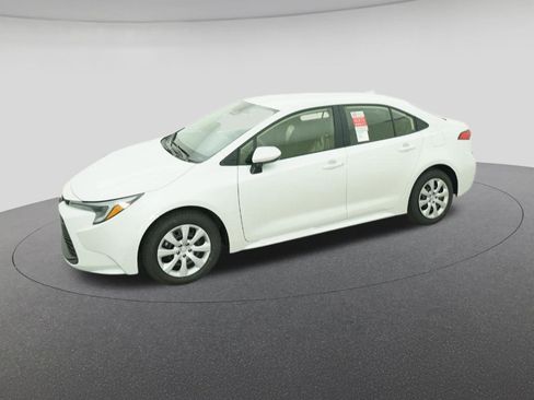 New 2026 Toyota Corolla LE image 2