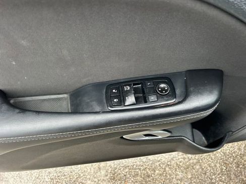 Used 2019 Dodge Challenger SXT image 27