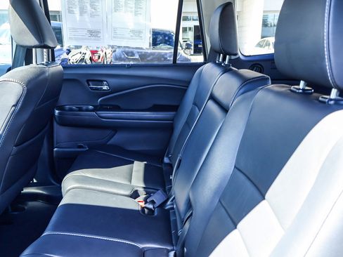 Used 2018 Honda Pilot Touring image 15