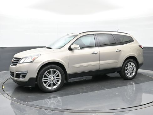 Used 2015 Chevrolet Traverse LT w/ Style and Technology Package AWD/4WD image 8