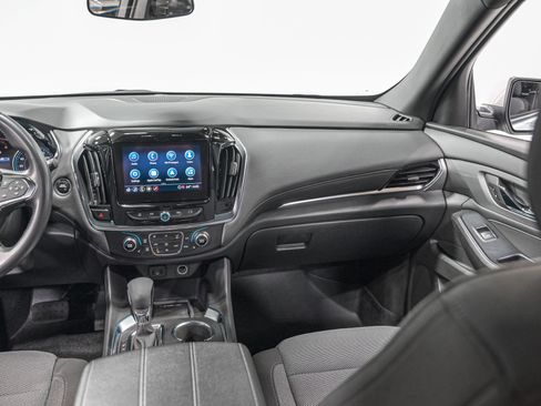 Used 2022 Chevrolet Traverse LT image 30