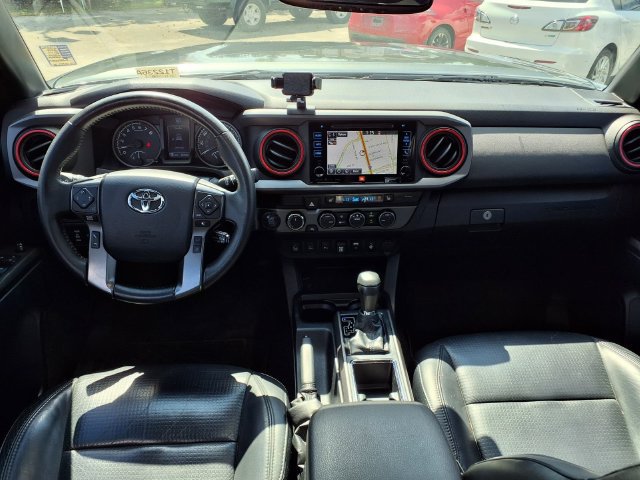 Used 2019 Toyota Tacoma TRD Off-Road AWD/4WD image 10