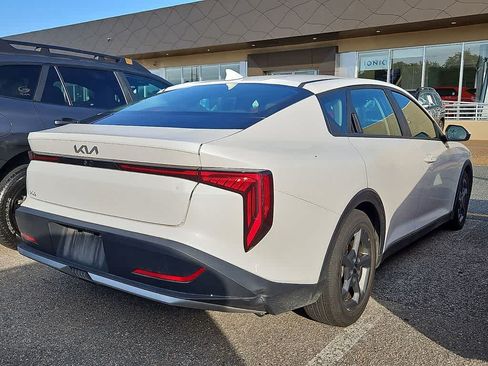 Used 2025 Kia K4 FWD image 3
