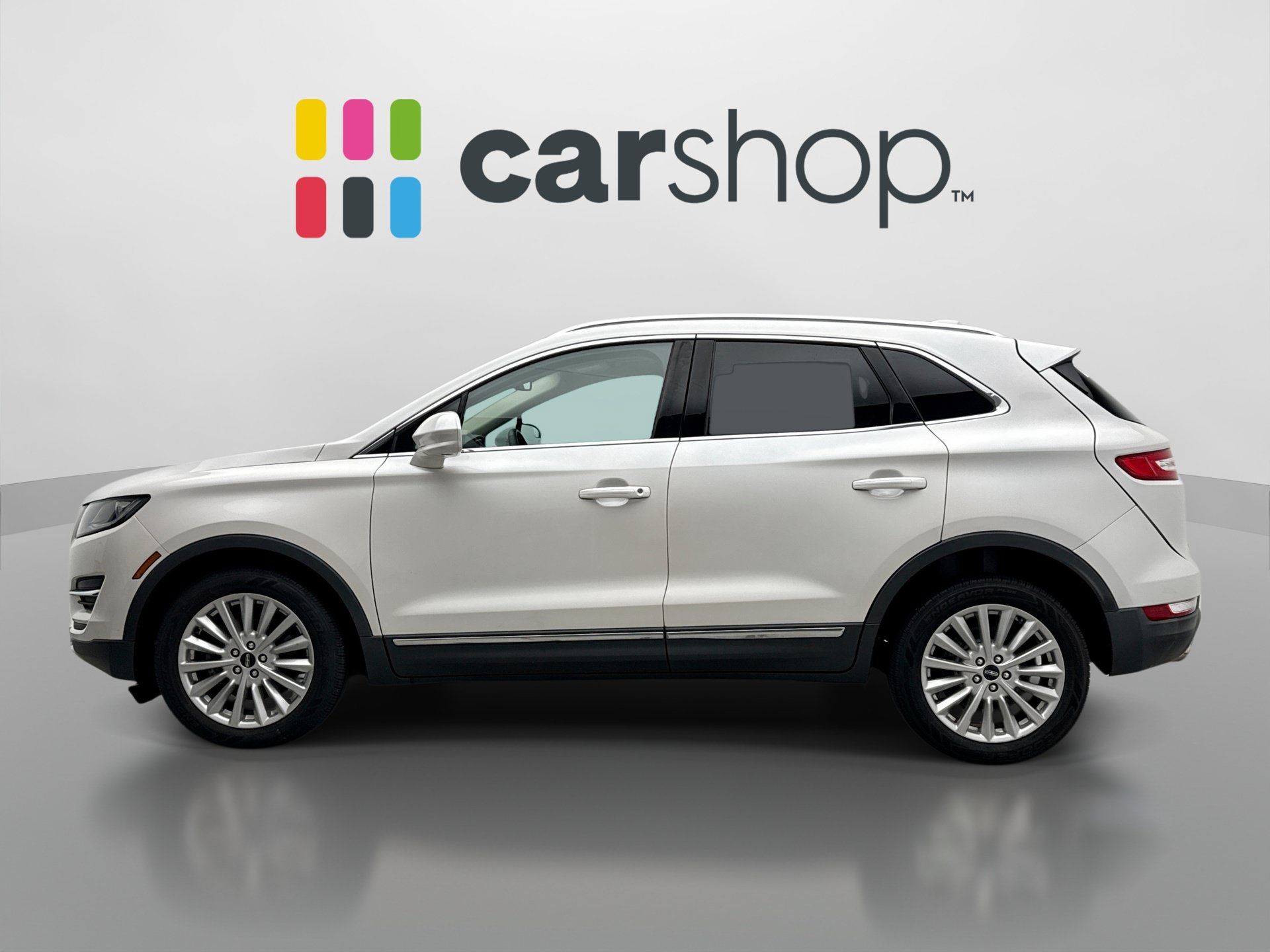 Used 2019 Lincoln MKC Premiere FWD image 2
