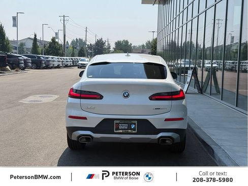 Used 2024 BMW X4 xDrive30i w/ Parking Assistance Package AWD/4WD image 4
