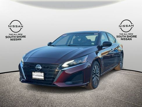 Used 2025 Nissan Altima 2.5 SV FWD image 4