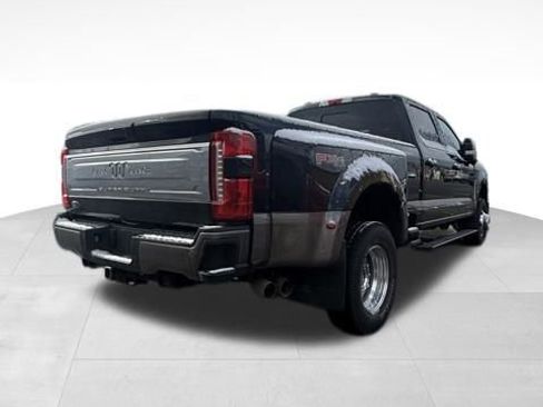 Used 2023 Ford F350 King Ranch image 4