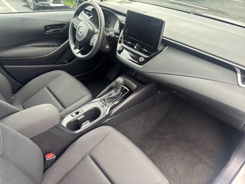 Used 2025 Toyota Corolla LE FWD image 15