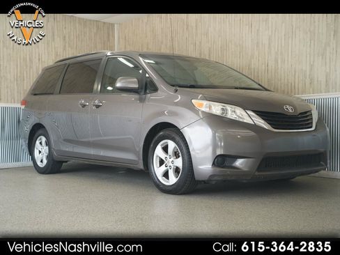 Used 2011 Toyota Sienna LE FWD image 1