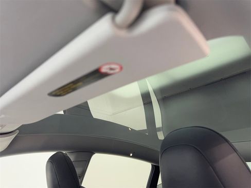 Used 2021 Tesla Model Y Long Range image 68