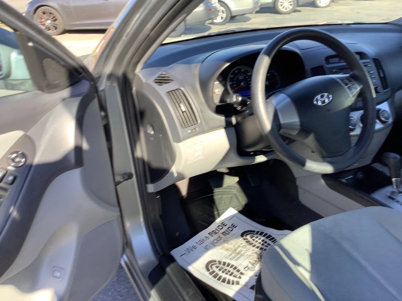 Used 2010 Hyundai Elantra GLS FWD image 24