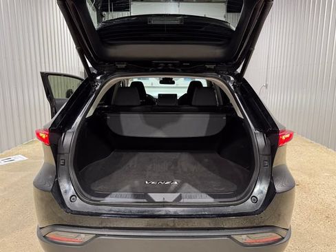 Used 2021 Toyota Venza LE w/ Carpet Mat Package (TMS) AWD/4WD image 27
