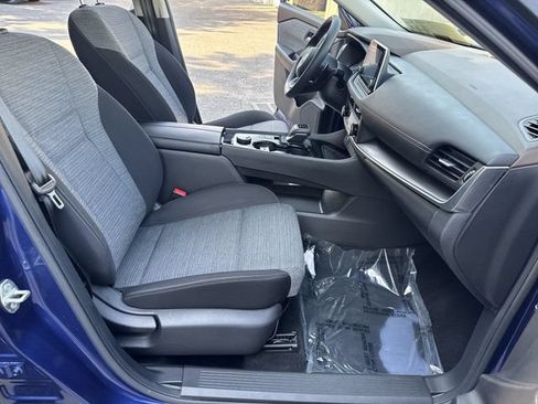 Used 2023 Nissan Rogue SV AWD/4WD image 10
