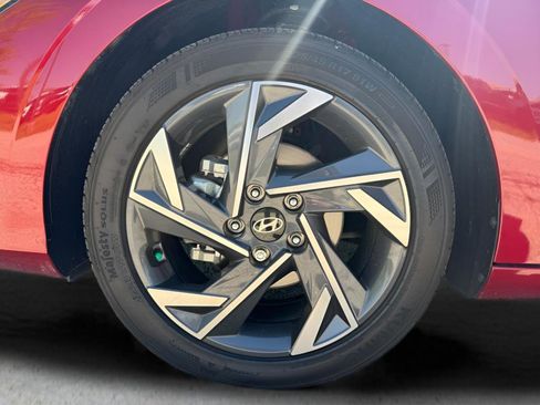 Used 2025 Hyundai Elantra Sport FWD image 13