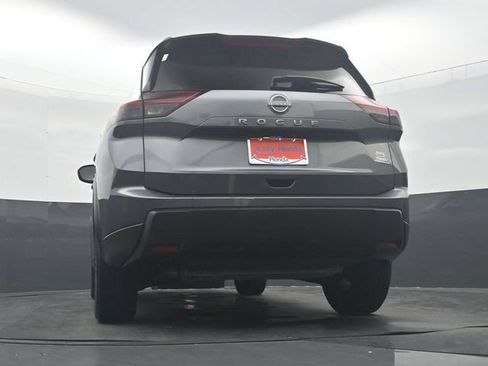 Used 2026 Nissan Rogue SV FWD image 31