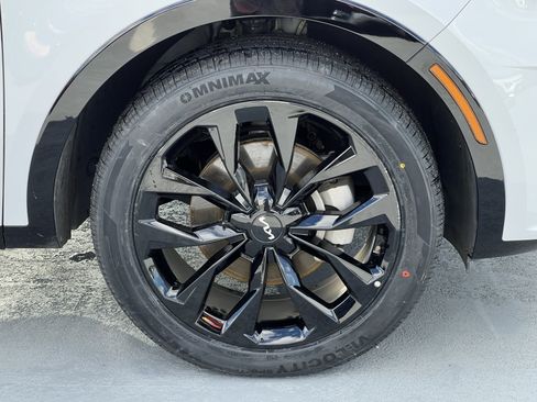 Certified 2023 Kia Sorento SX image 14