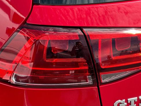 Used 2015 Volkswagen GTI S FWD image 43