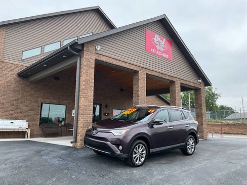 Used 2017 Toyota RAV4 Limited FWD image 43