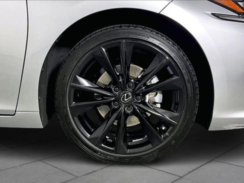 Used 2024 Lexus ES 300h F Sport image 10