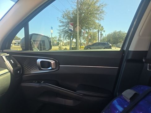 Certified 2023 Kia Sorento LX image 20