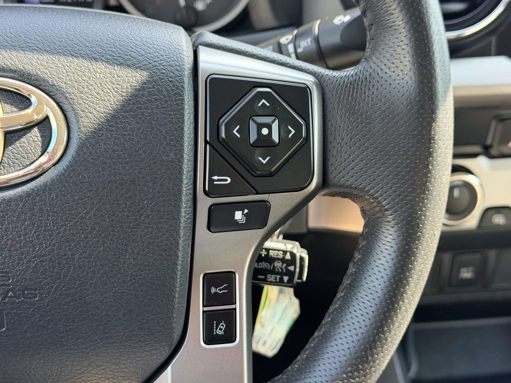 Used 2019 Toyota Tacoma SR5 AWD/4WD image 7