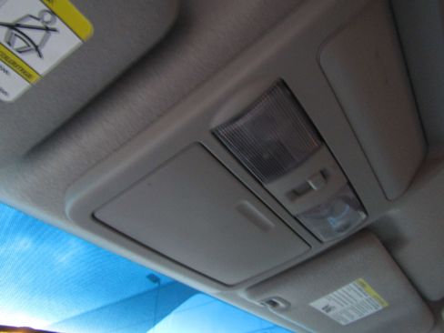 Used 2018 Nissan Frontier SV image 21