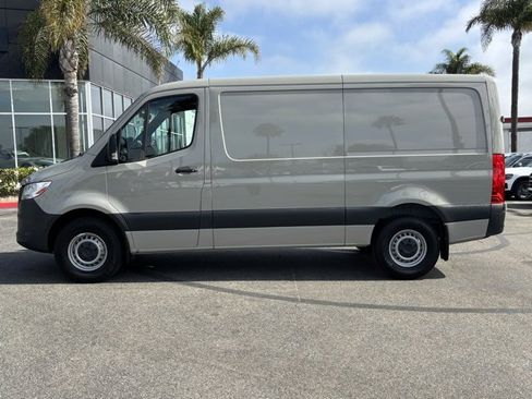 Used 2025 Mercedes-Benz Sprinter 2500 image 8