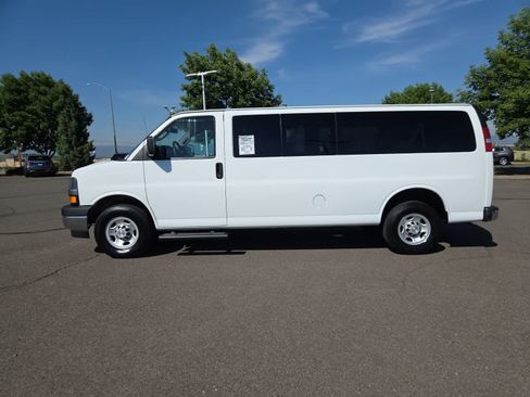 Used 2023 Chevrolet Express 3500 LT w/ LT Preferred Equipment Group RWD image 11