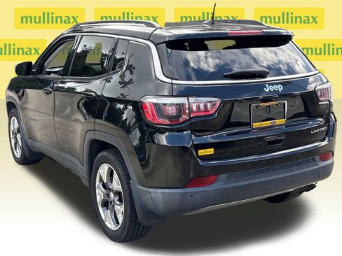 Used 2018 Jeep Compass Limited w/ Safe & Security Group FWD image 12