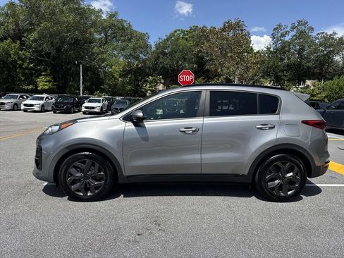 Used 2022 Kia Sportage Nightfall Edition FWD image 11