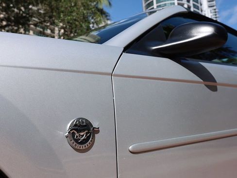 Used 2004 Ford Mustang Convertible image 29