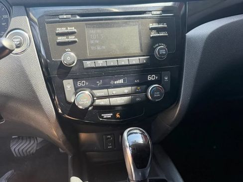 Used 2018 Nissan Rogue Sport SV FWD image 8