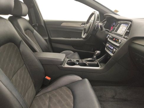 Used 2018 Hyundai Sonata Sport w/ Tech Package 05 FWD image 21